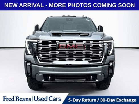 Used 2025 GMC Sierra 2500 Denali w/ Denali Reserve Package AWD/4WD image 2