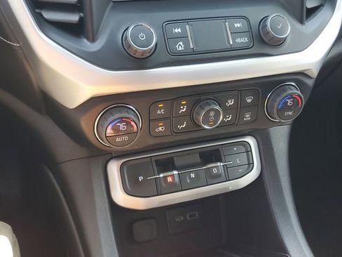 Certified 2023 GMC Acadia SLE w/ Driver Convenience Package FWD image 28