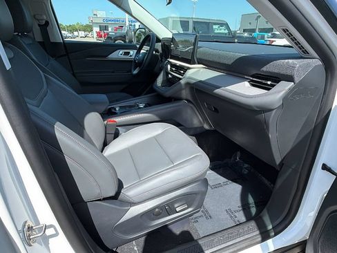 New 2026 Ford Explorer Active w/ Active Comfort Package RWD image 30