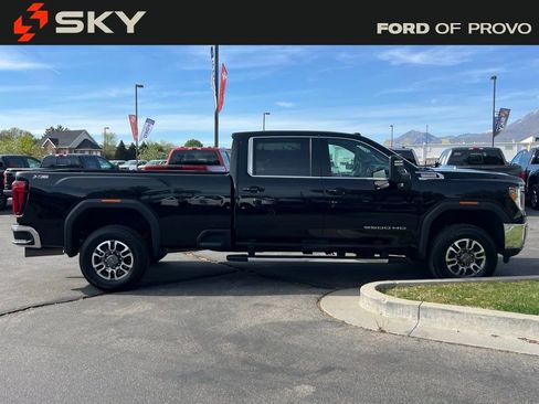 Used 2023 GMC Sierra 3500 SLE w/ X31 Off-Road Package AWD/4WD image 7