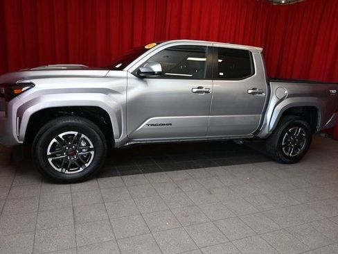 Certified 2025 Toyota Tacoma TRD Sport image 2