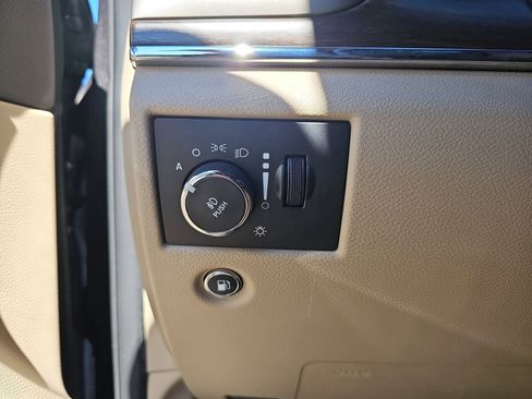 Used 2017 Jeep Grand Cherokee Limited w/ Luxury Group II image 27