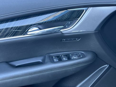 Used 2021 Cadillac XT6 Premium Luxury FWD image 11