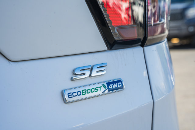 Used 2018 Ford Escape SE w/ SE Sport Appearance Package AWD/4WD image 10