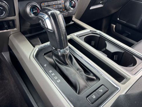 Used 2018 Ford F150 Lariat w/ Equipment Group 502A Luxury AWD/4WD image 27