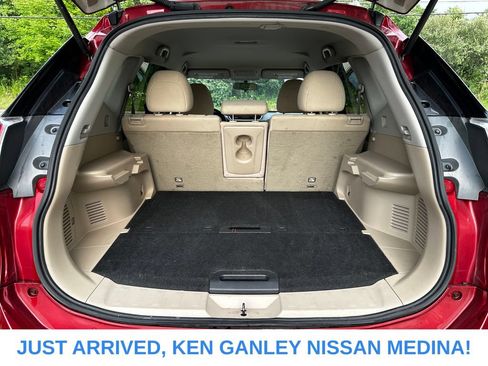 Used 2016 Nissan Rogue SV AWD/4WD image 17