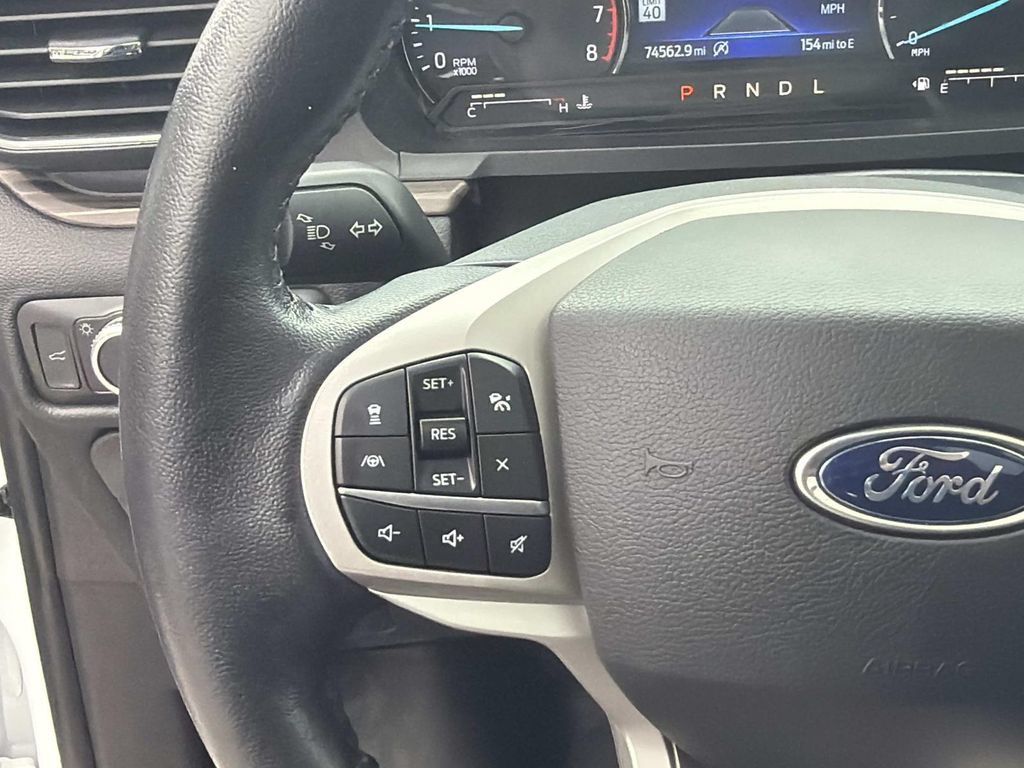 Used 2021 Ford Explorer Limited w/ Equipment Group 301A RWD image 23