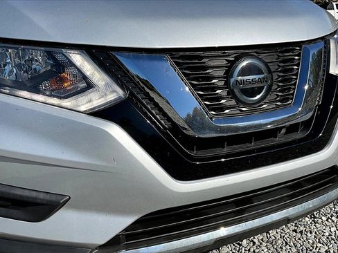 Used 2018 Nissan Rogue SV image 26