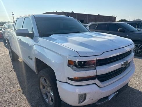 Used 2018 Chevrolet Silverado 1500 LT w/ Texas Edition AWD/4WD image 3