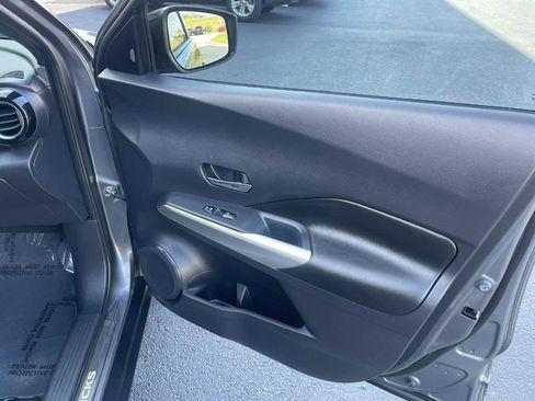 Used 2019 Nissan Kicks SR w/ SR Premium Package FWD image 11