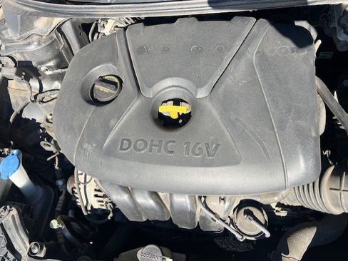 Used 2012 Hyundai Elantra GLS w/ Comfort Pkg 2 FWD image 31