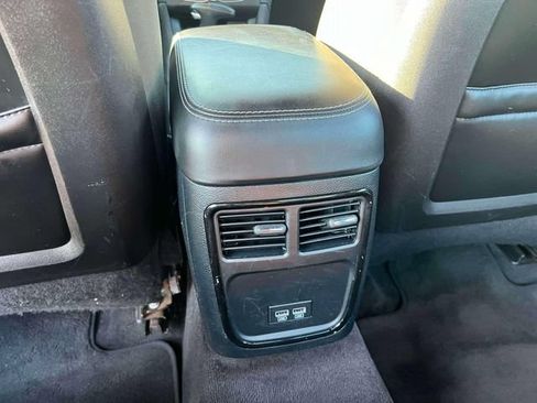 Used 2017 Dodge Charger SXT w/ Blacktop Package RWD image 25
