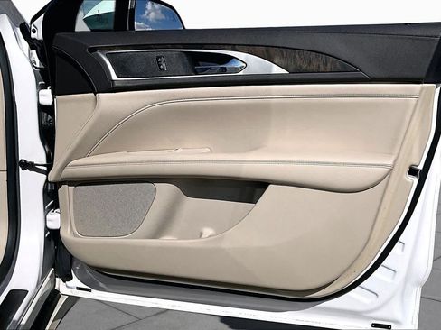 Used 2017 Lincoln MKZ Reserve FWD image 22