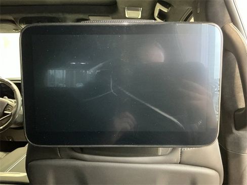 Certified 2023 Cadillac Escalade ESV Sport Platinum w/ LPO, ONYX Package image 16