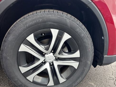 Used 2018 Toyota RAV4 LE image 25