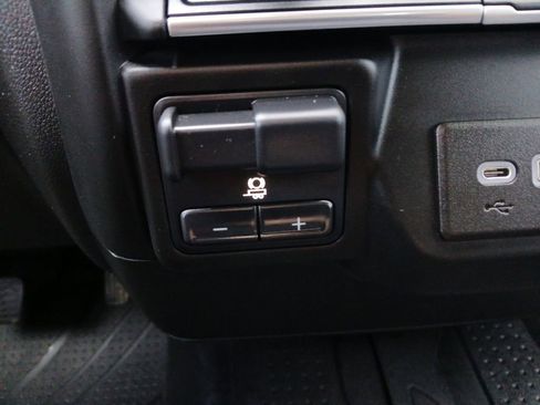 Used 2023 Chevrolet Silverado 2500 Custom w/ Custom Value Package image 10