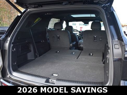 New 2025 Chevrolet Traverse High Country w/ LPO, Floor Liner Package image 20