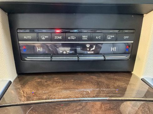 Used 2014 Mercedes-Benz E 350 Sedan image 22