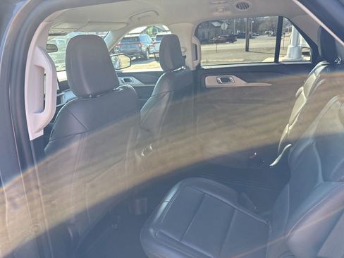 Used 2025 Ford Explorer Active w/ Active Comfort Package image 24