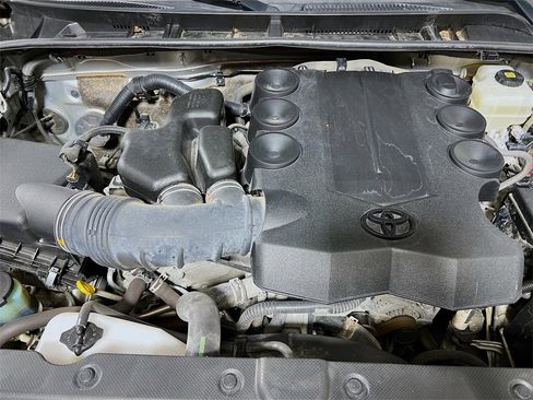 Certified 2019 Toyota 4Runner SR5 image 26