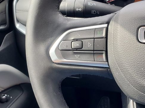 Used 2025 Jeep Compass Limited AWD/4WD image 14