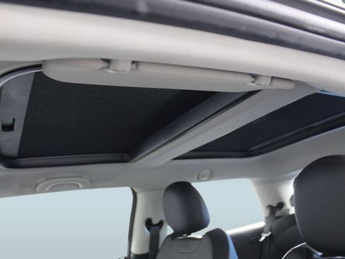 Used 2023 MINI Cooper 2-Door Hardtop w/ Signature Upholstery Package image 13