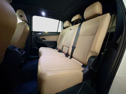 Certified 2024 Volkswagen Tiguan SE R-Line FWD image 22