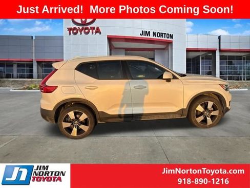 Used 2021 Volvo XC40 T5 Momentum w/ Protection Package Premier AWD/4WD image 8