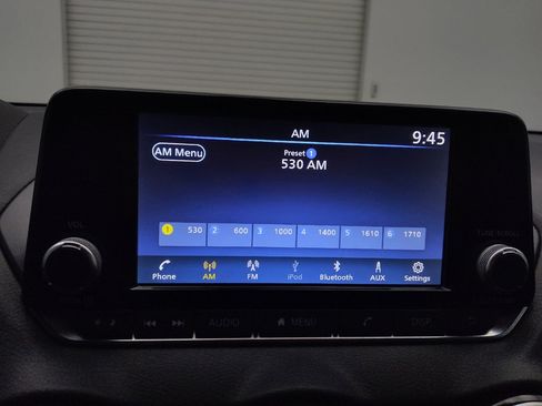 Used 2025 Nissan Sentra S image 25