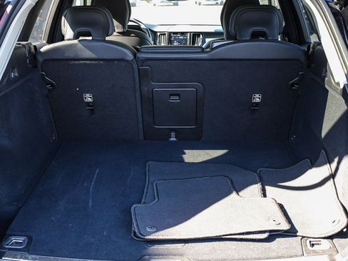 Used 2025 Volvo XC60 B5 Plus image 26