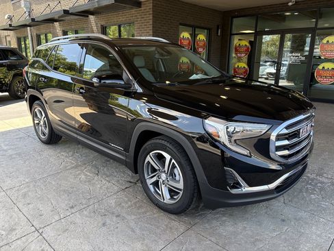 Used 2020 GMC Terrain SLT w/ Preferred Package FWD image 4