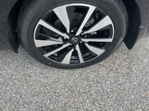 New 2025 Nissan Sentra SV w/ SV Premium Package image 9