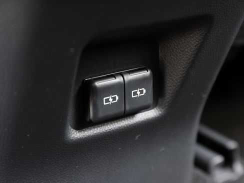 Certified 2025 Toyota RAV4 XLE image 17