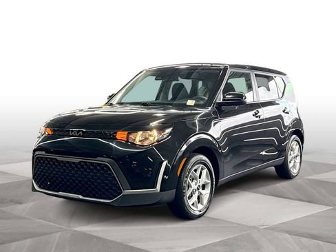 Used 2025 Kia Soul LX w/ LX Technology Package image 4