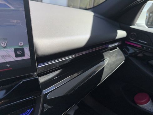 Certified 2024 BMW 530i w/ Luxury Seating Package image 18