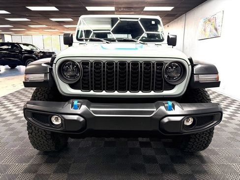 Used 2024 Jeep Wrangler Unlimited Rubicon 4xe w/ Convenience Group AWD/4WD image 3