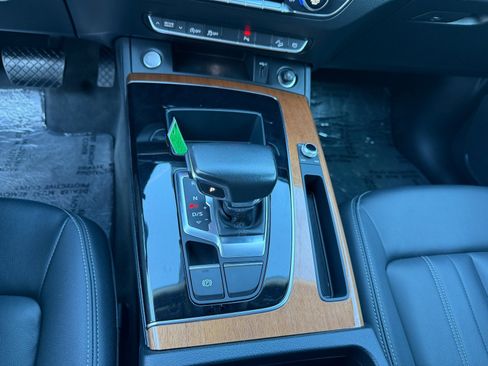 Used 2022 Audi Q5 2.0T Premium image 11