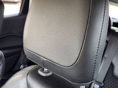 Used 2018 Jeep Compass Latitude w/ Popular Equipment Group FWD image 14