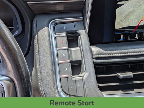 Used 2022 Chevrolet Suburban Z71 w/ Luxury Package AWD/4WD image 18
