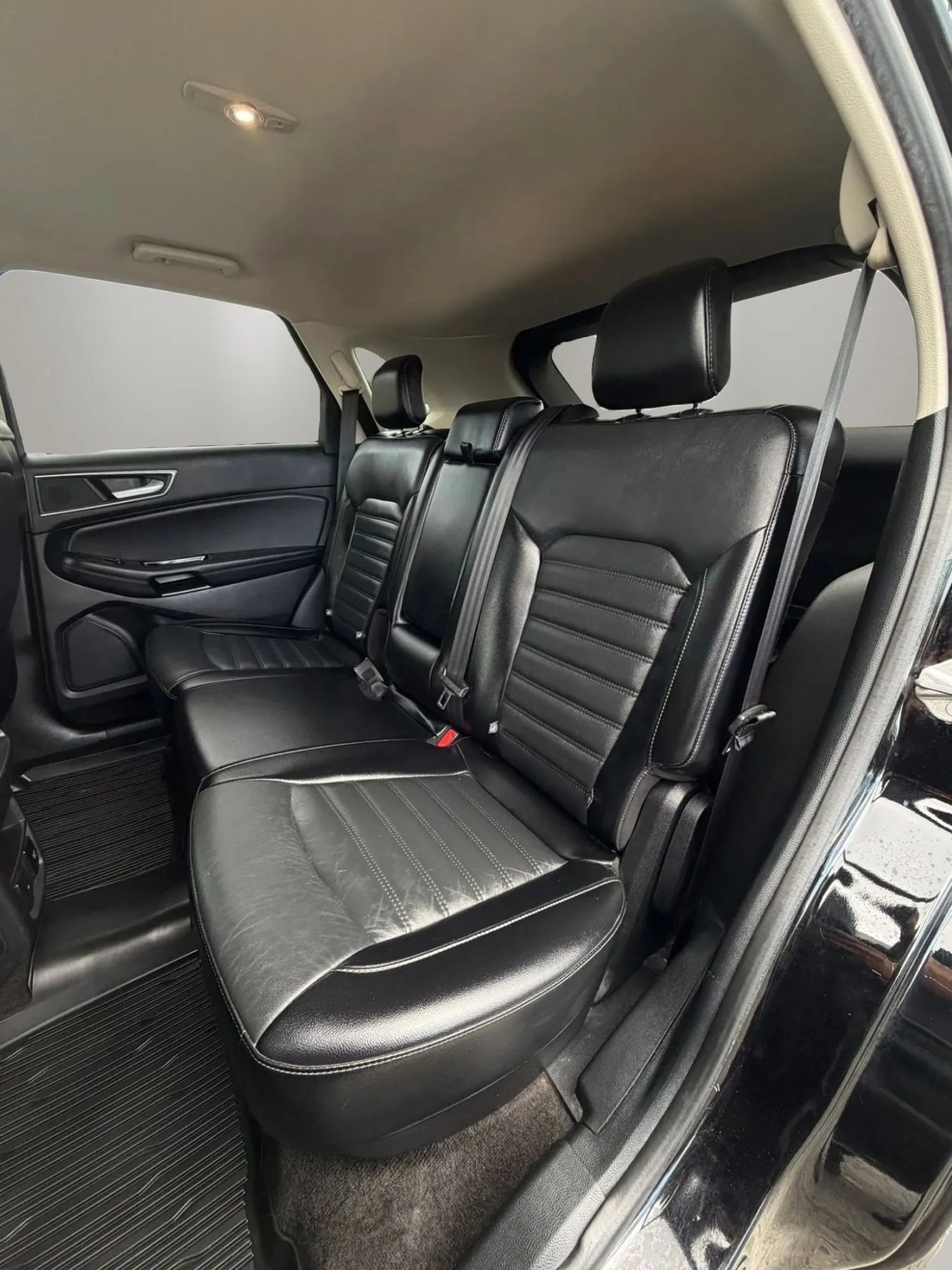 Used 2018 Ford Edge SEL w/ Equipment Group 201A AWD/4WD image 11