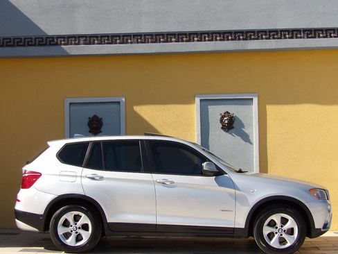Used 2011 BMW X3 xDrive28i image 7