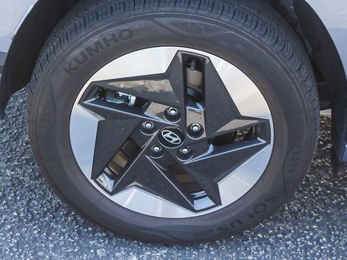 Certified 2024 Hyundai Kona SE FWD image 12