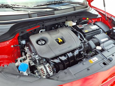 Certified 2025 Kia Soul LX w/ LX Technology Package FWD image 24