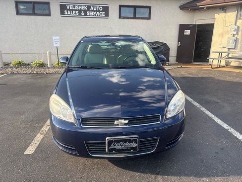 Used 2009 Chevrolet Impala LT w/ Luxury Edition Package FWD image 8
