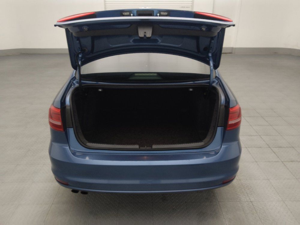 Used 2015 Volkswagen Jetta SE FWD image 29