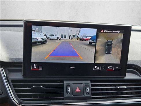 Used 2021 Audi Q5 Prestige w/ Prestige Package image 17