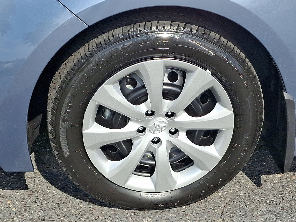 Used 2026 Toyota Corolla LE FWD image 8