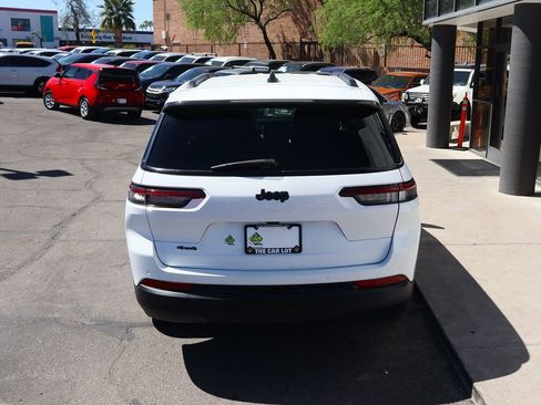 Used 2023 Jeep Grand Cherokee L Laredo image 10