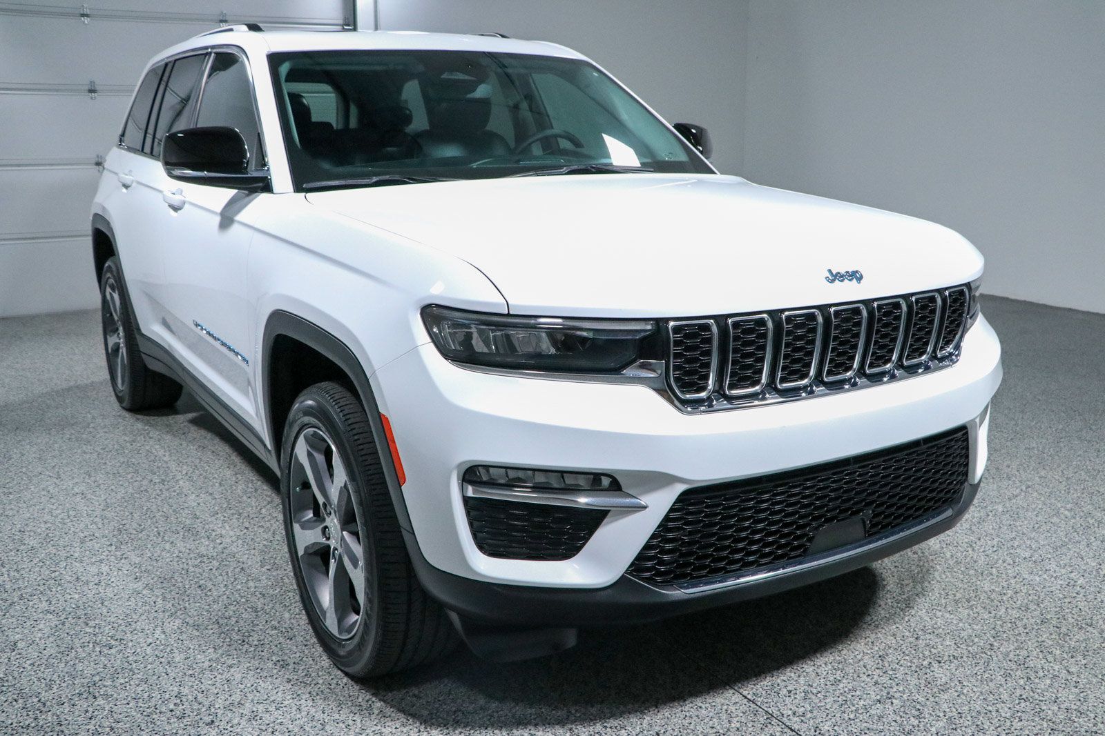 Used 2023 Jeep Grand Cherokee 4WD 4xe image 5