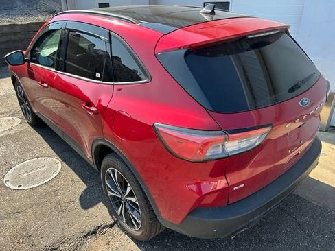 Used 2022 Ford Escape SE w/ SE Sport Appearance Package AWD/4WD image 4